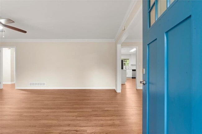 Building Photo - 174 Cromwell Rd NE