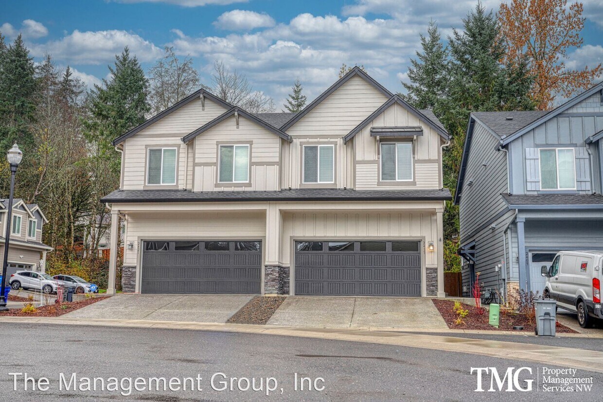 Primary Photo - 3 br, 2.5 bath House - 2415 S Trail View C...