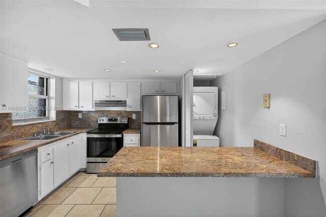 Foto del edificio - 555 NE 30th St