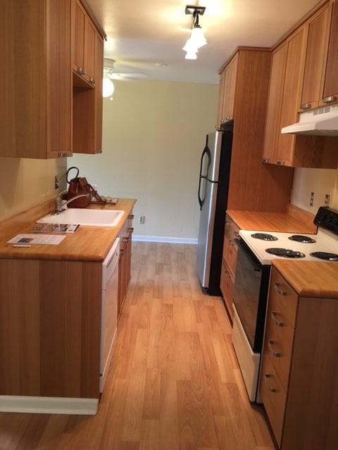 Building Photo - 5051 La Jolla Blvd