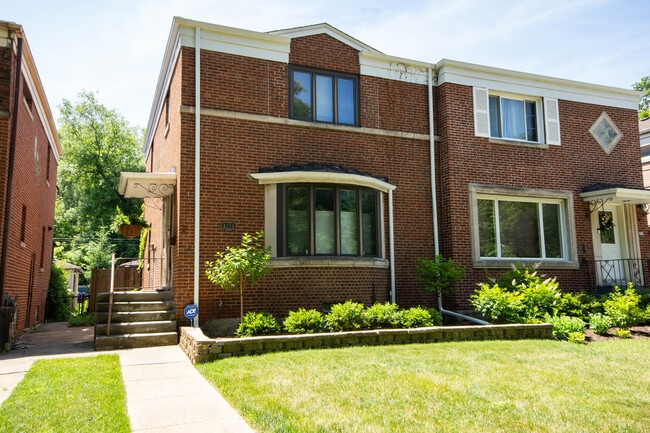 Building Photo - 8213 Lake St