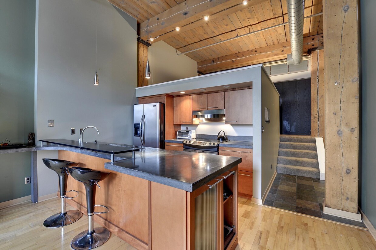 Primary Photo - 210 N 2nd Street 206