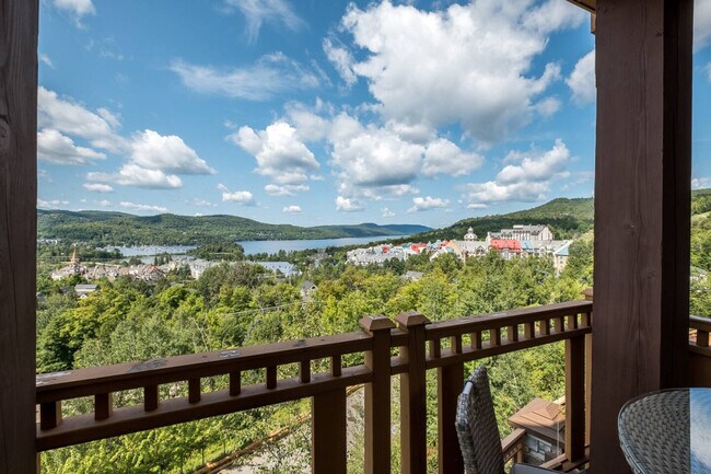 Building Photo - 166 Chem. au Pied de la Montagne
