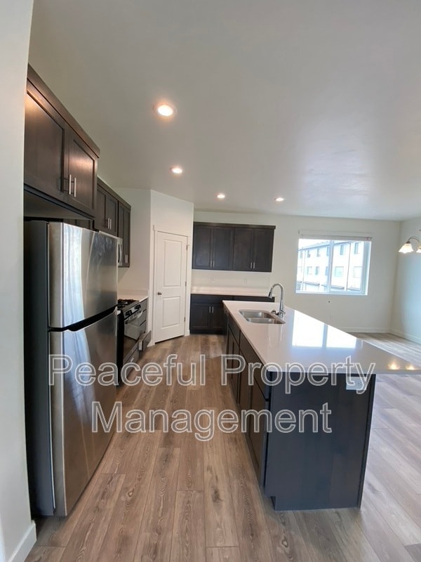 Building Photo - 1036 W 530 S