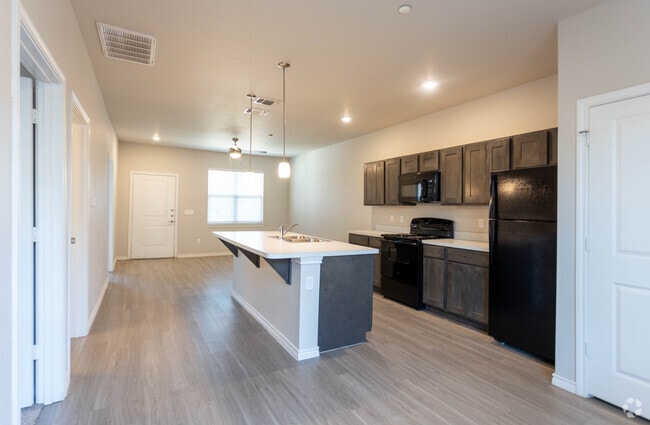 2BR, 2BA - 869 SF - 19West