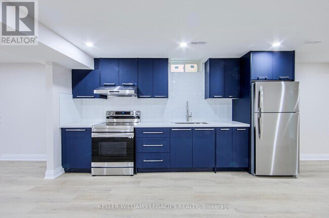 Building Photo - 12 Midvale Heights Ln
