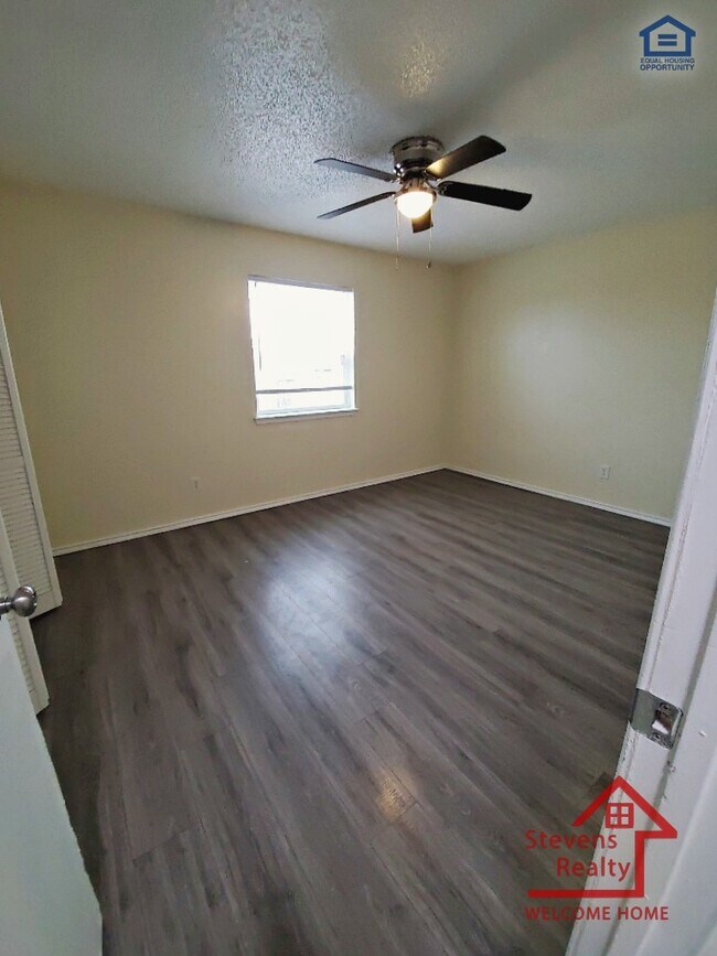 Foto del edificio - 2111 NW Lindy Ave