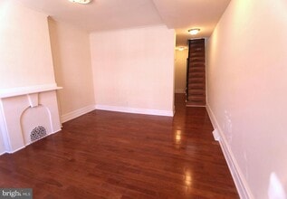Building Photo - 1530 Fontain St