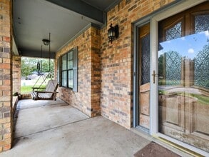 Building Photo - 18270 Stillwood Ln