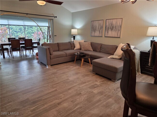 Foto del edificio - 22161 Tallwood Ct