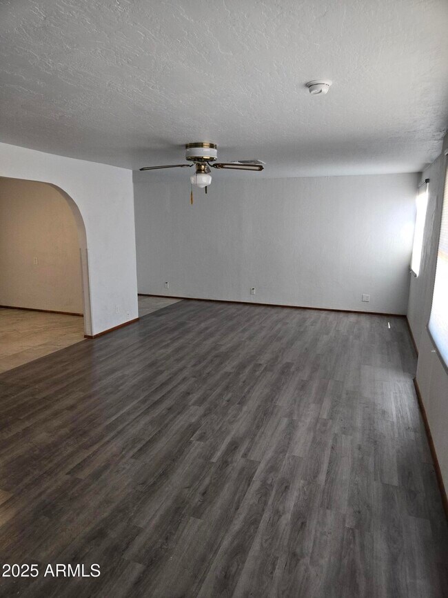 Foto del edificio - 3308 W Roanoke Ave