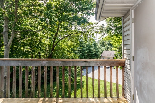 Building Photo - The Oaks of Dutch Hollow