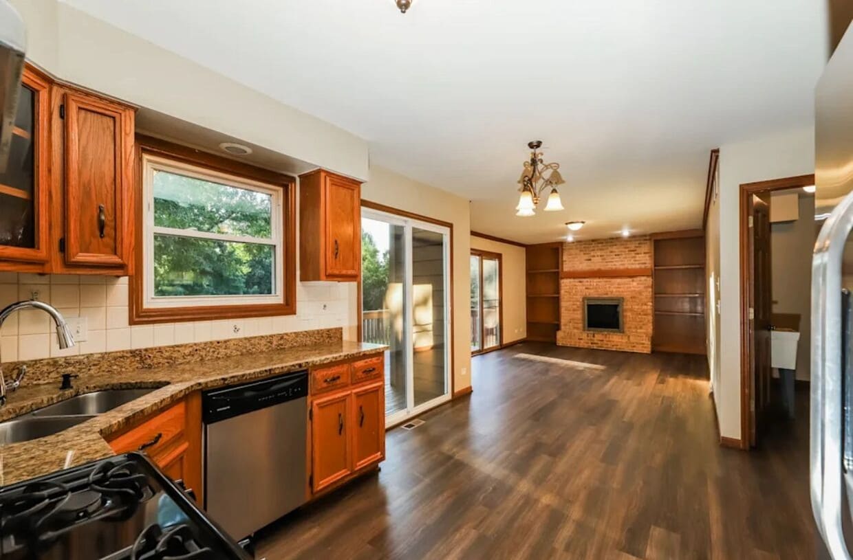Primary Photo - 2536 Leach Dr