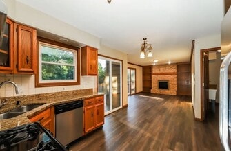 Building Photo - 2536 Leach Dr