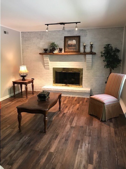 Building Photo - Townhouse For Lease!!