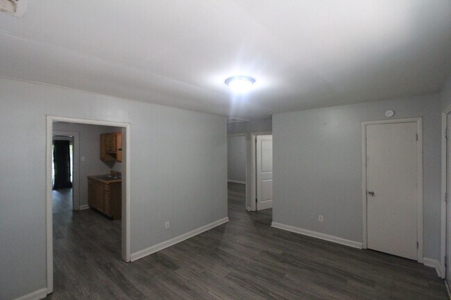 Foto del edificio - 1433 Rayfield Dr
