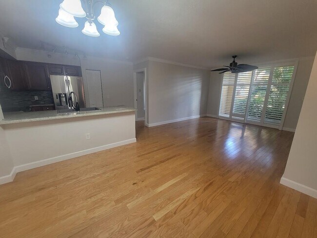 Building Photo - 180 Yacht Club Way