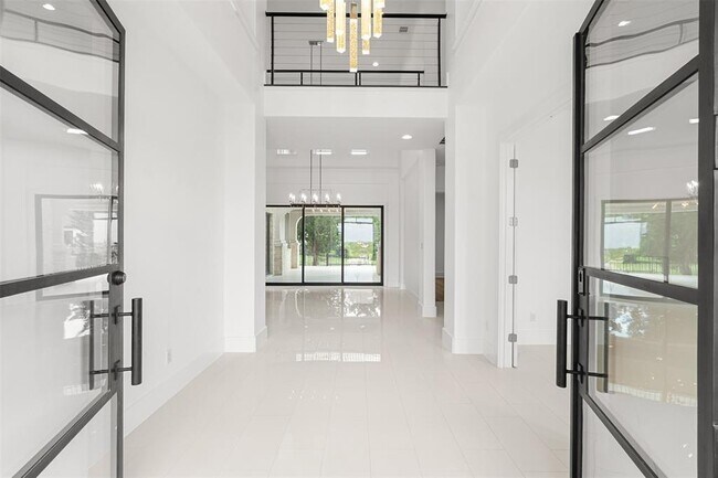 Building Photo - 702 Serene Estates Dr