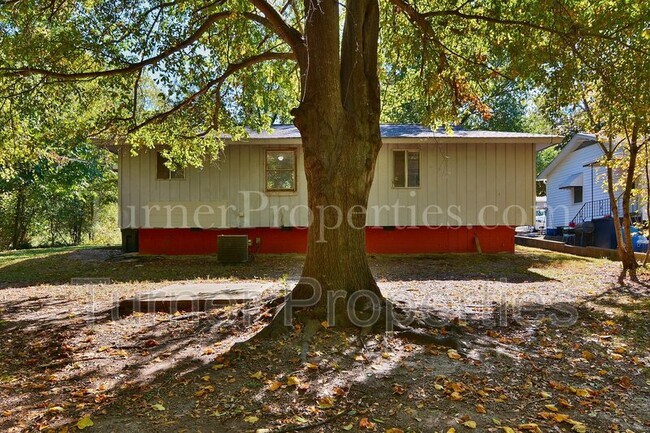 Building Photo - 113 Aster Dr