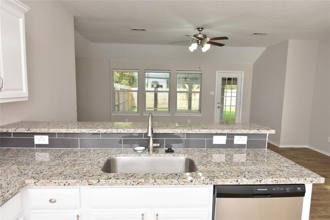 Building Photo - 5703 Picacho Ln