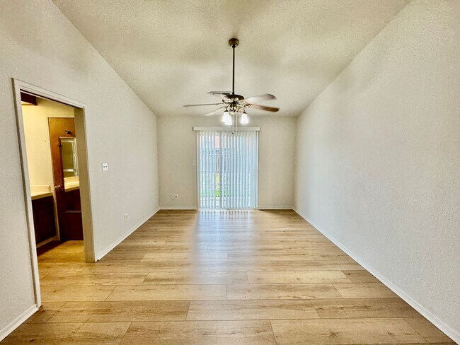 Building Photo - Charming 3 Bedroom 2 Bath Home for Rent in the Ranchwood Estates