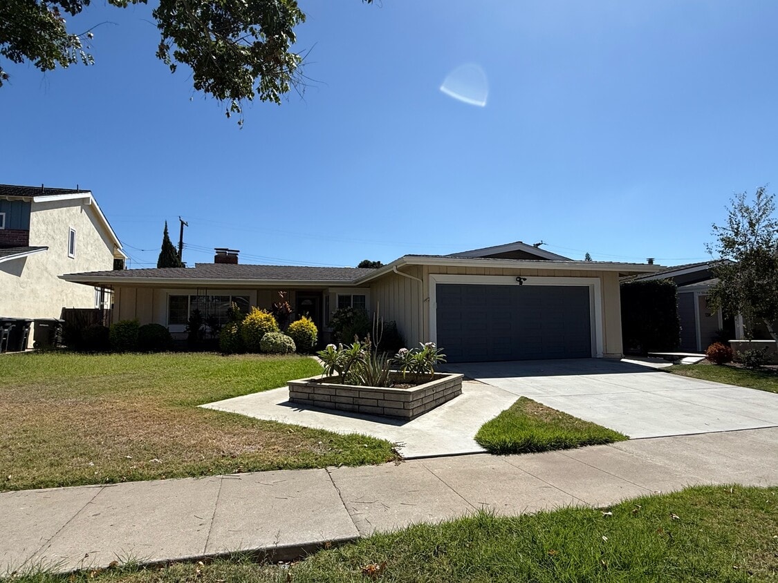 Photo - 1324 E Hickory Ln (Orange, CA)