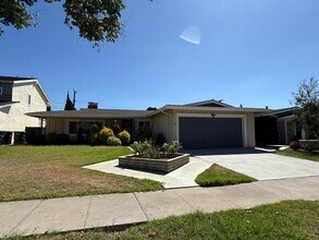 Building Photo - 1324 E Hickory Ln