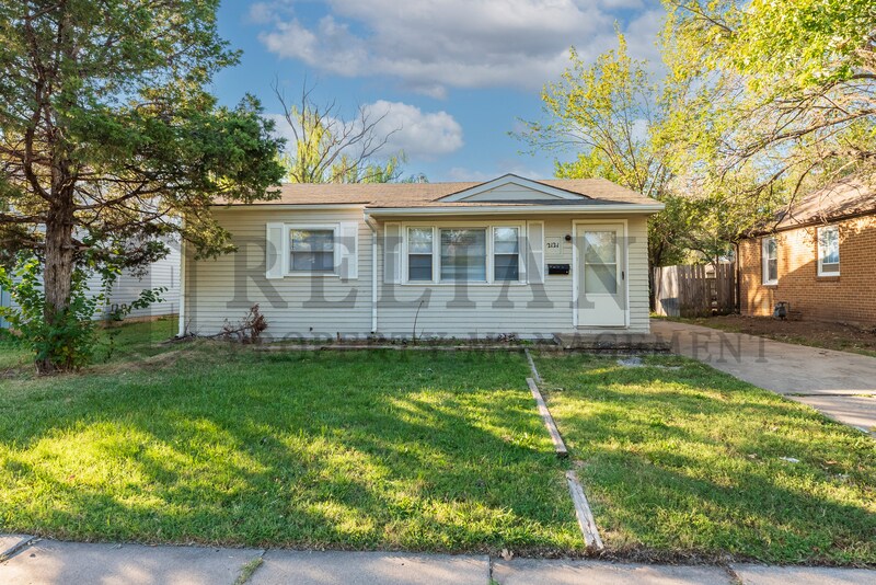 Primary Photo - 2121 W McCormick St