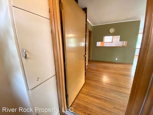 Foto del edificio - 3 br, 1.5 bath House - 1449 University Dri...
