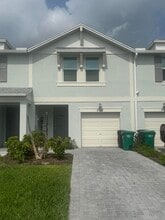 Building Photo - 526 Salisbury Cir