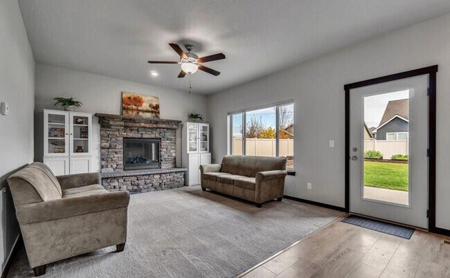 Foto del edificio - SINGLE FAMILY HOME IN THE FOX TAIL SUBDIVISION (APP#148)