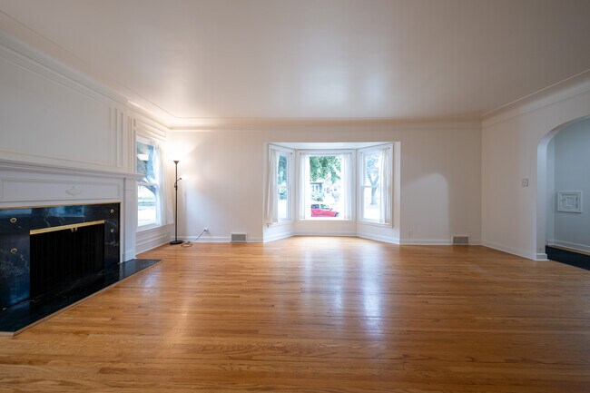 Foto del edificio - 1600 Thomas Ave W