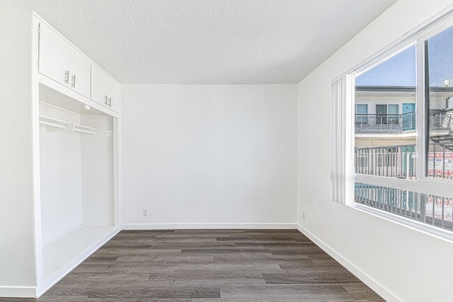 Building Photo - 5005 August St