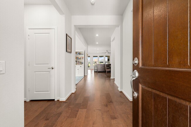 Foto del edificio - 29102 Rustic Orch Ln