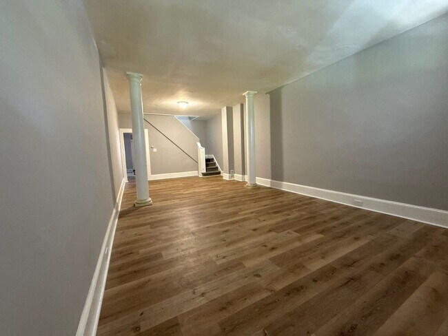 Foto del edificio - Three Bedroom Home In Baltimore With Park ...
