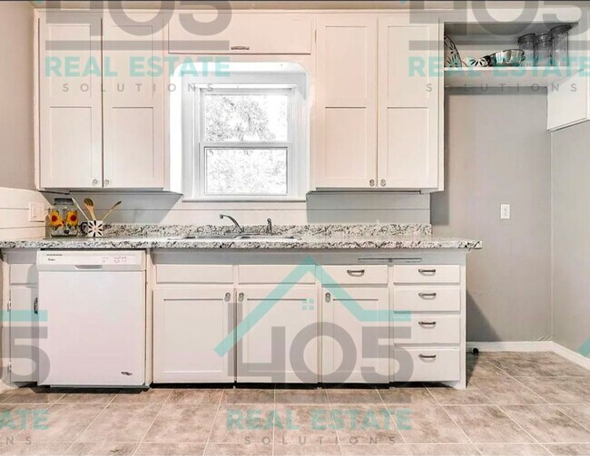 Building Photo - Norman 3 Bed- Coming Soon!