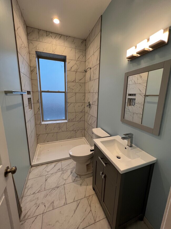 Baño - 1853 s Western ave