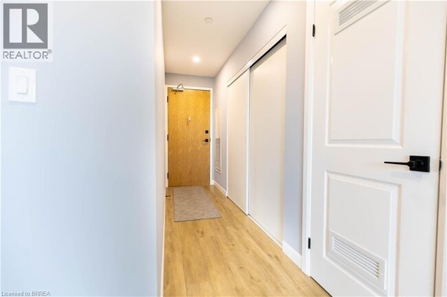 Building Photo - 7 Erie Ave