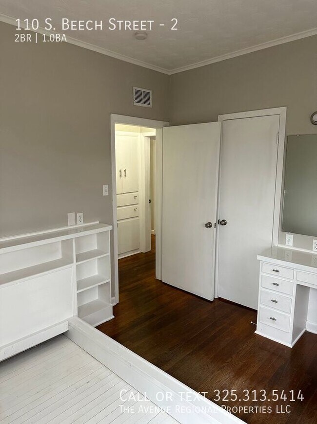 Building Photo - 2 Bedroom 1 Bath Unit