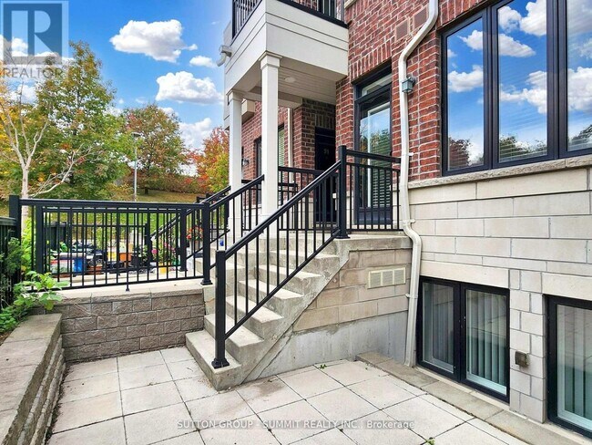 Building Photo - 30-30 Carnation Ave