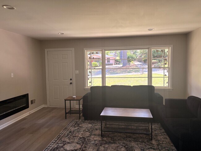 Building Photo - 1840 Springwood Dr