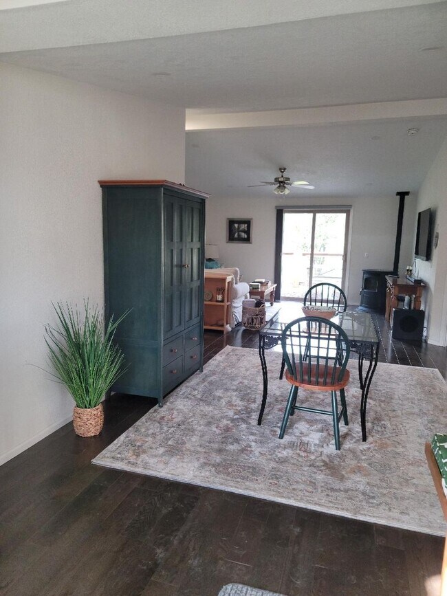 Foto del edificio - Furnished Short Term Rental