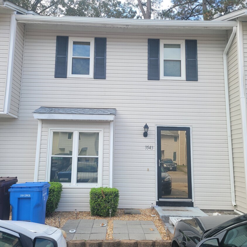 Primary Photo - 3543 Radford Cir