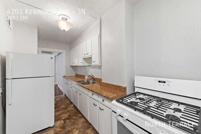 Foto del edificio - 4201 Kenwood Ave