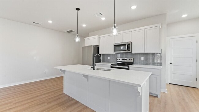 Foto del edificio - 1707 Cuppett Cir