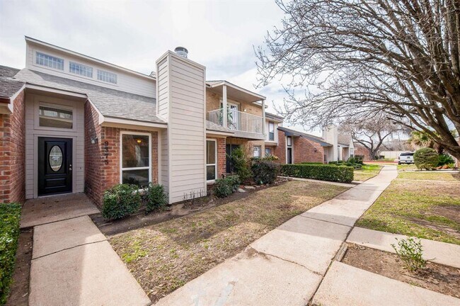Building Photo - 9375 Westwood Village Dr