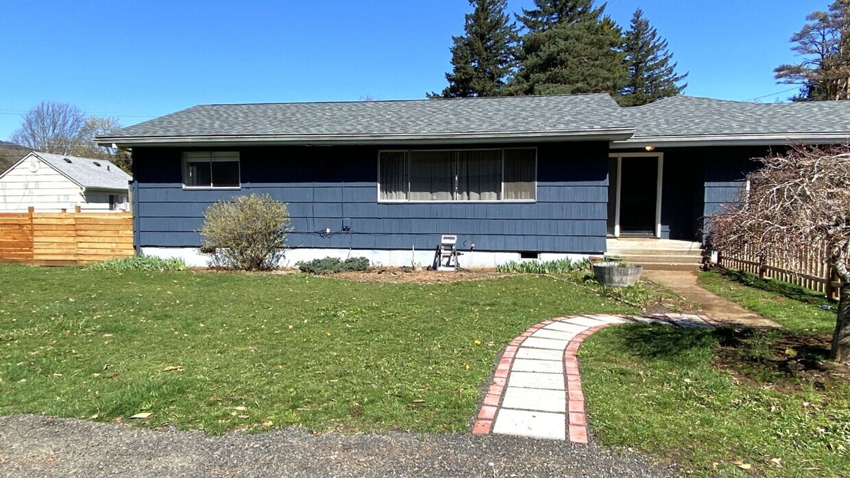 Primary Photo - 305 Sunset Rd