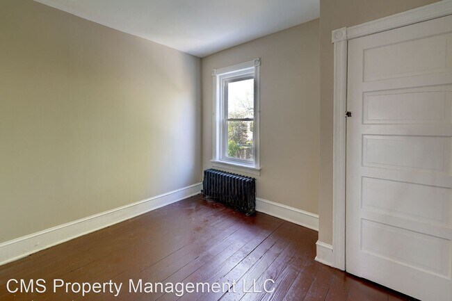 Foto del edificio - 4 br, 1 bath House - 21 Short St