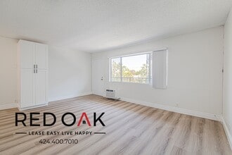 Building Photo - 7466 Rosemead Blvd