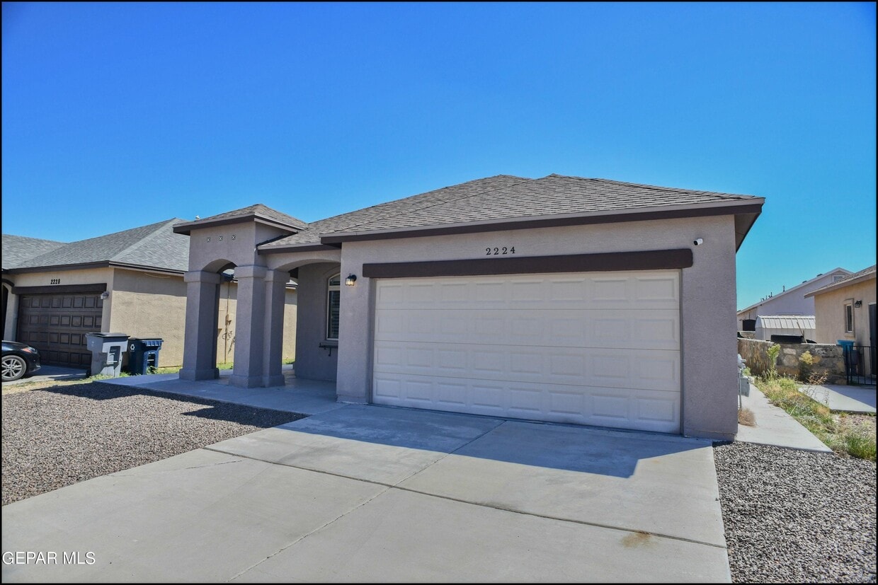 Foto principal - 2224 Honour Point Pl